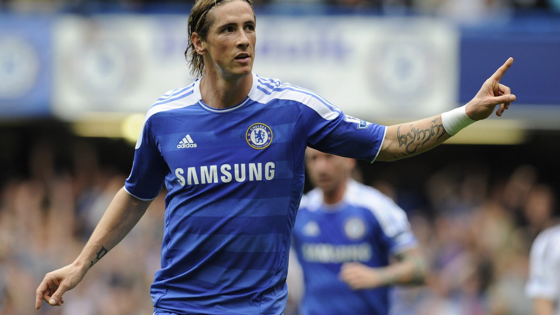 开云体育app入口-7000万抢验货神腰！曼联3大目标全卡壳，1人成冬窗唯一希望？，曼联smalling